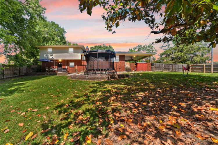 Listing Image 8