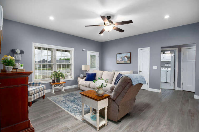 Listing Image 3