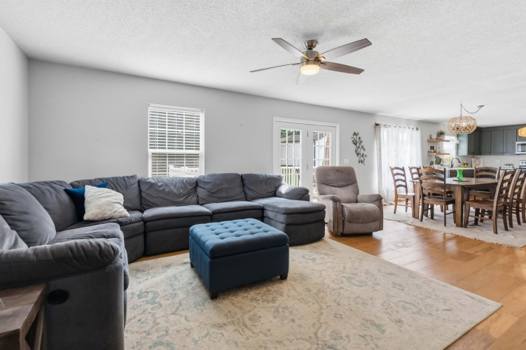Listing Image 20