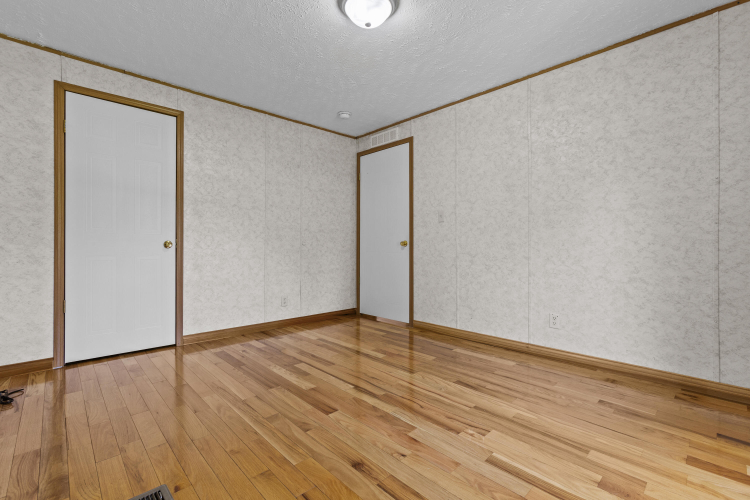 Listing Image 28
