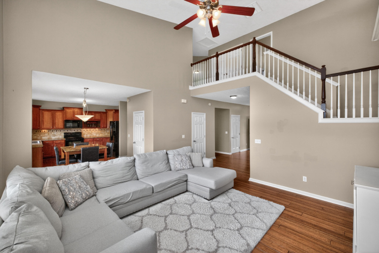 Listing Image 15