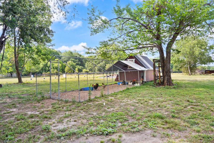 Listing Image 44