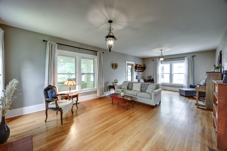 Listing Image 8