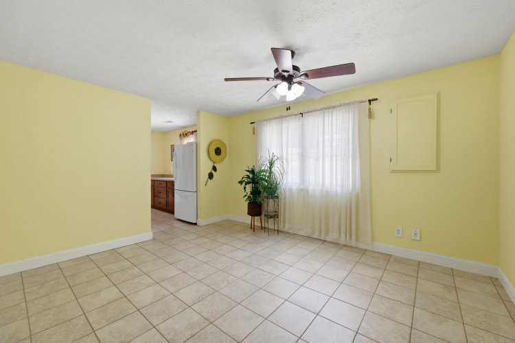 Listing Image 24