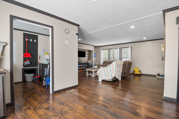 Listing Image 55