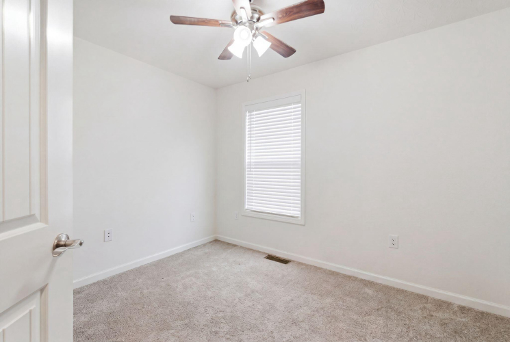 Listing Image 28