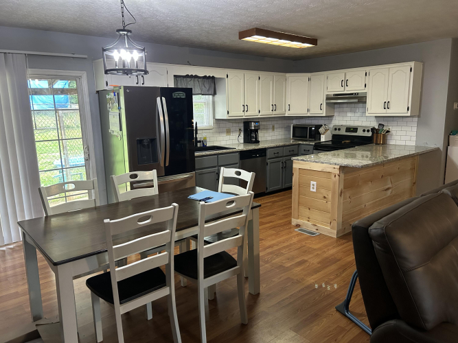 Listing Image 6