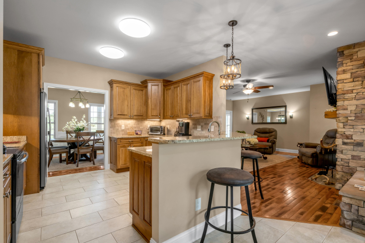 Listing Image 11