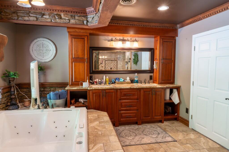 Listing Image 59