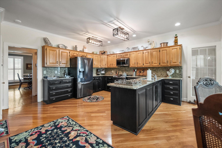 Listing Image 16