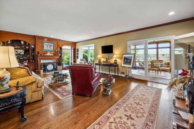 Listing Image 10