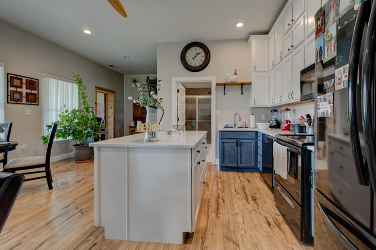 Listing Image 19