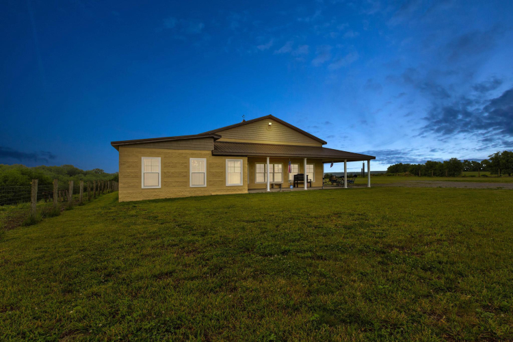 Listing Image 3