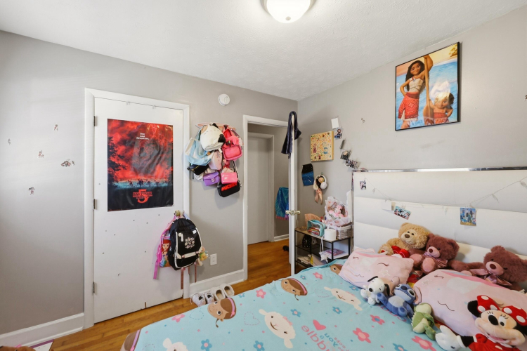Listing Image 16