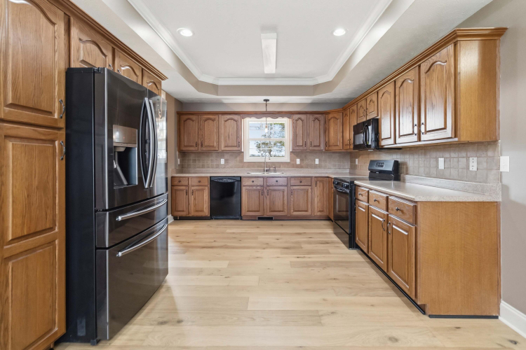 Listing Image 19