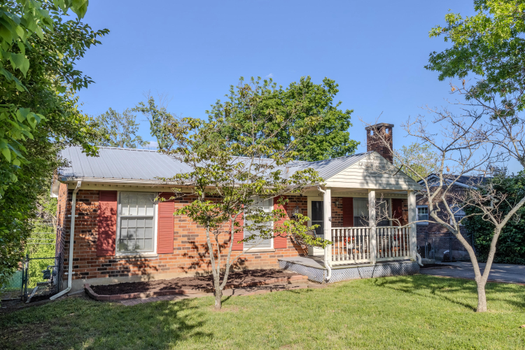 Listing Image 3