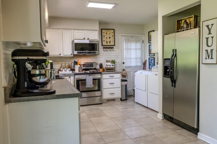 Listing Image 10