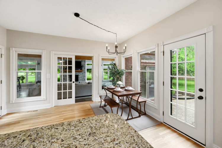 Listing Image 15