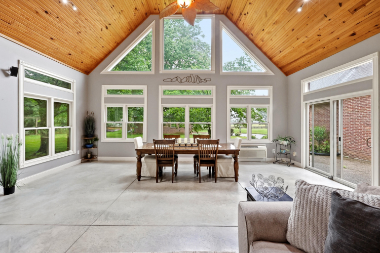 Listing Image 19