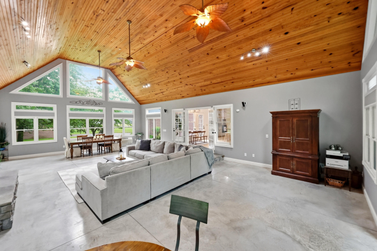 Listing Image 23
