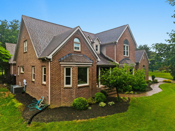 Listing Image 64