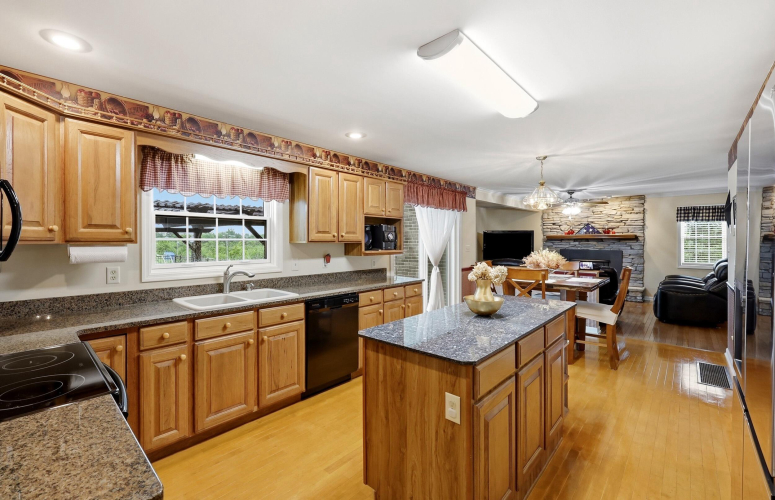 Listing Image 13