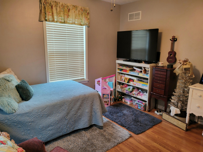 Listing Image 17