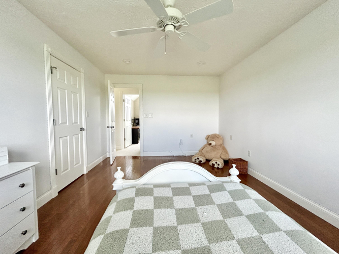 Listing Image 52