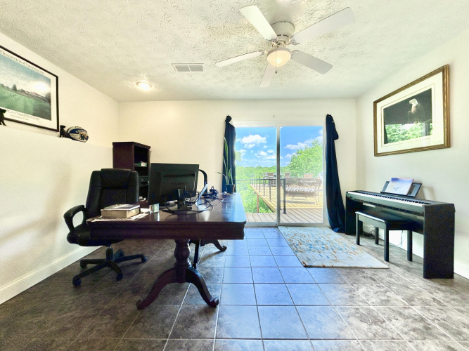 Listing Image 76