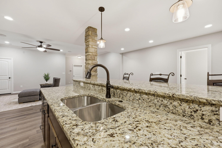 Listing Image 101