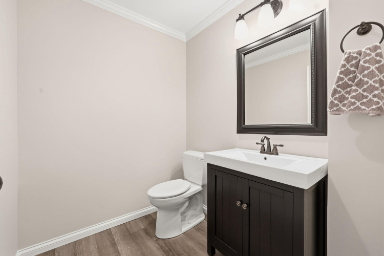 Listing Image 102