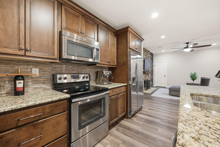 Listing Image 103