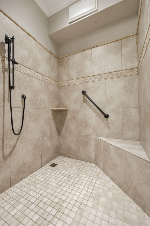 Listing Image 111