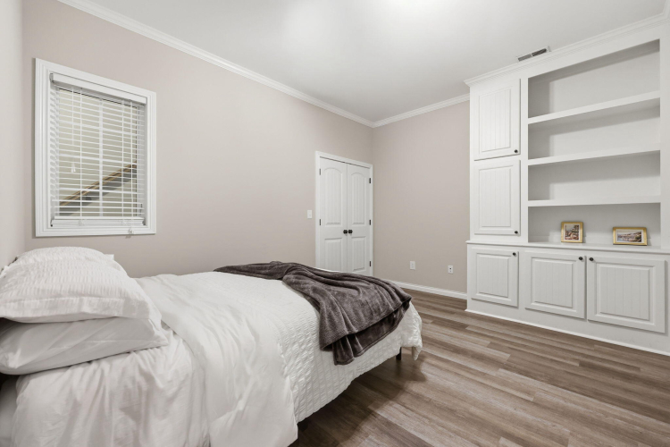 Listing Image 114