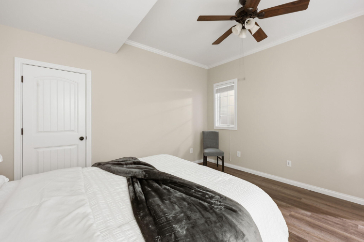 Listing Image 115