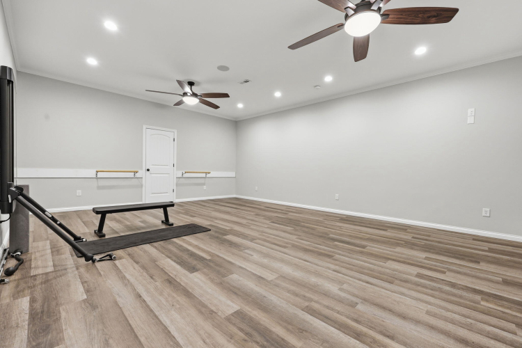 Listing Image 122