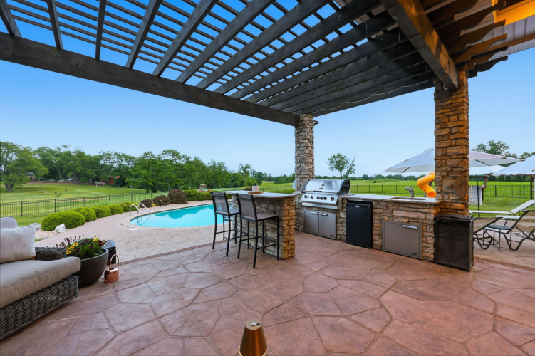 Listing Image 124