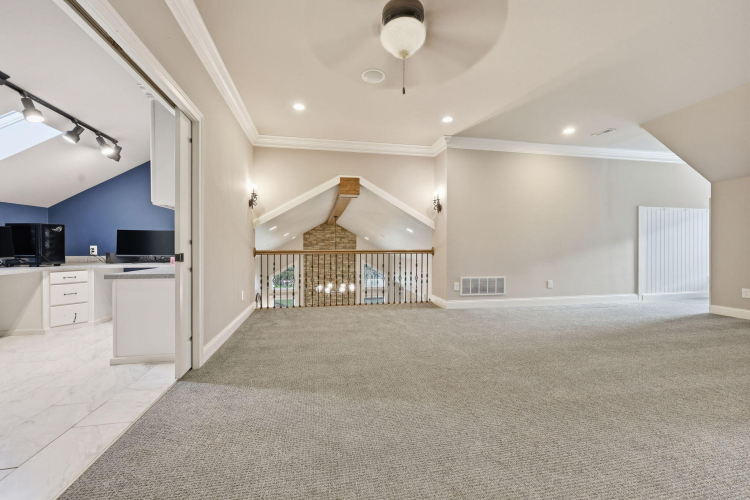 Listing Image 92