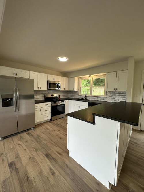 Listing Image 12
