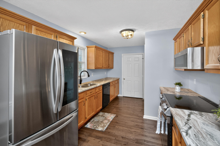 Listing Image 5