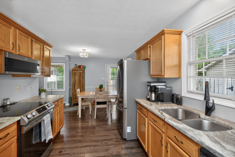 Listing Image 6
