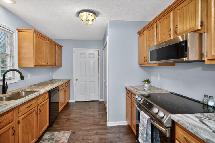 Listing Image 10