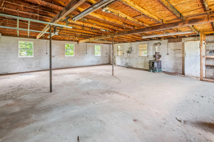 Listing Image 6