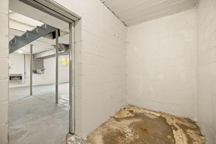 Listing Image 60