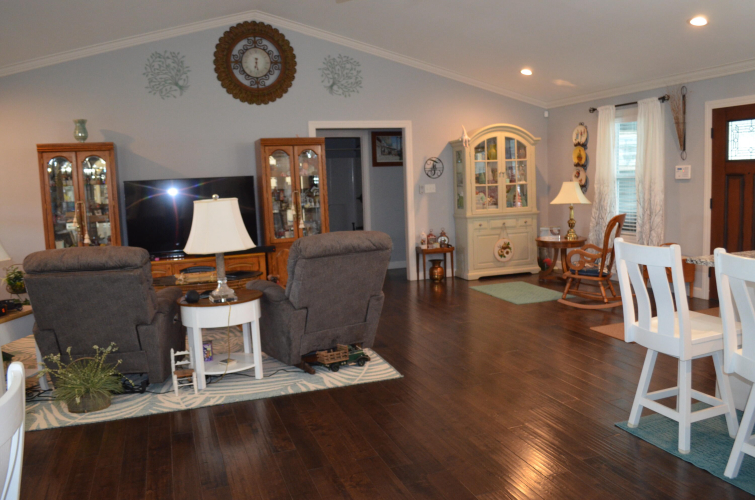 Listing Image 19