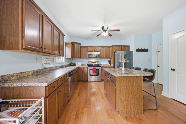 Listing Image 12