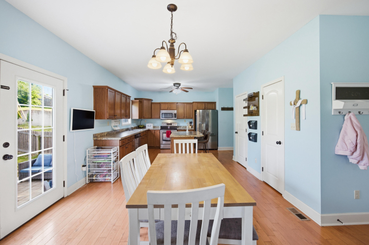 Listing Image 16