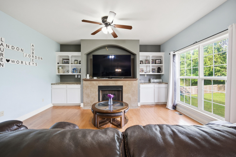Listing Image 7