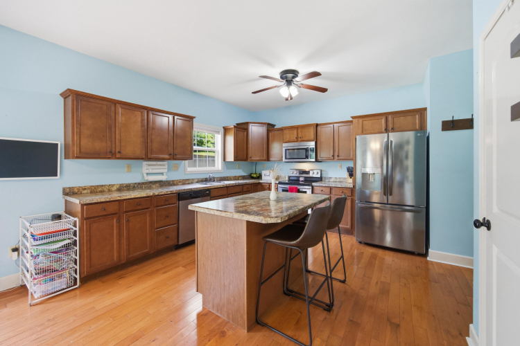 Listing Image 10