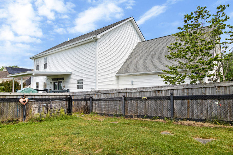 Listing Image 12